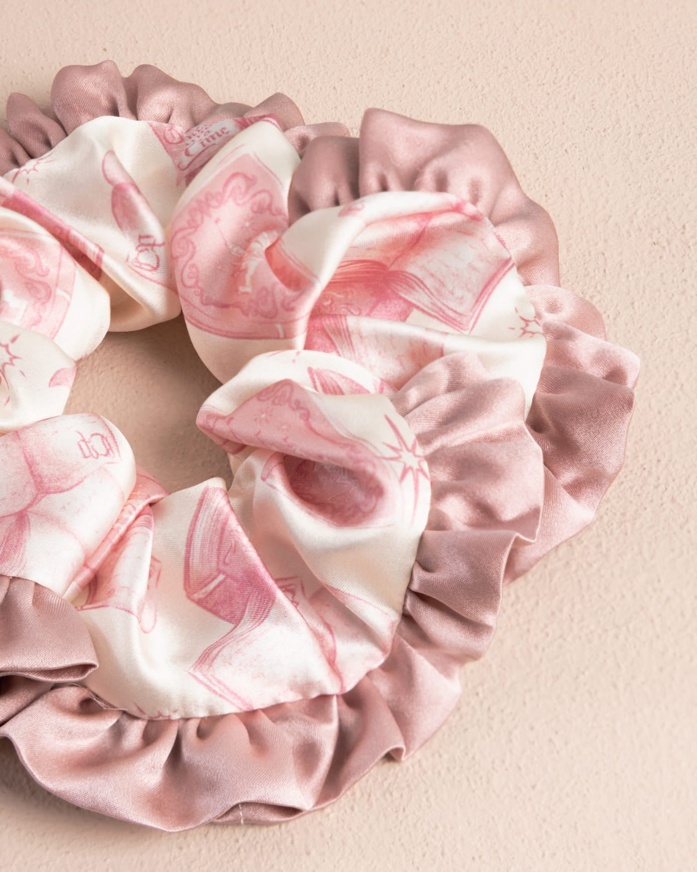 Pure Silk Bedtime Stories Print Sleep Mask & Scrunchie Gift Set