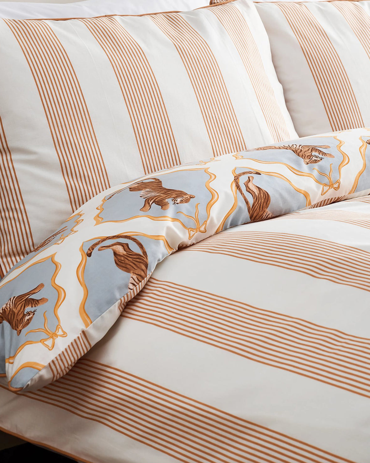 Cotton Gilded Tiger / Stripe Print Reversible Bedding Set