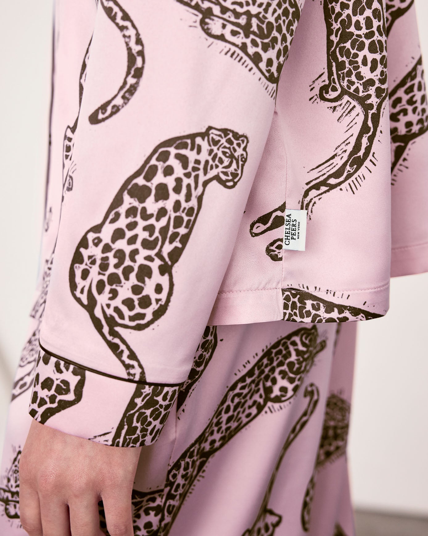 Petite Satin Lino Cut Leopard Print Long Pyjama Set - Pink
