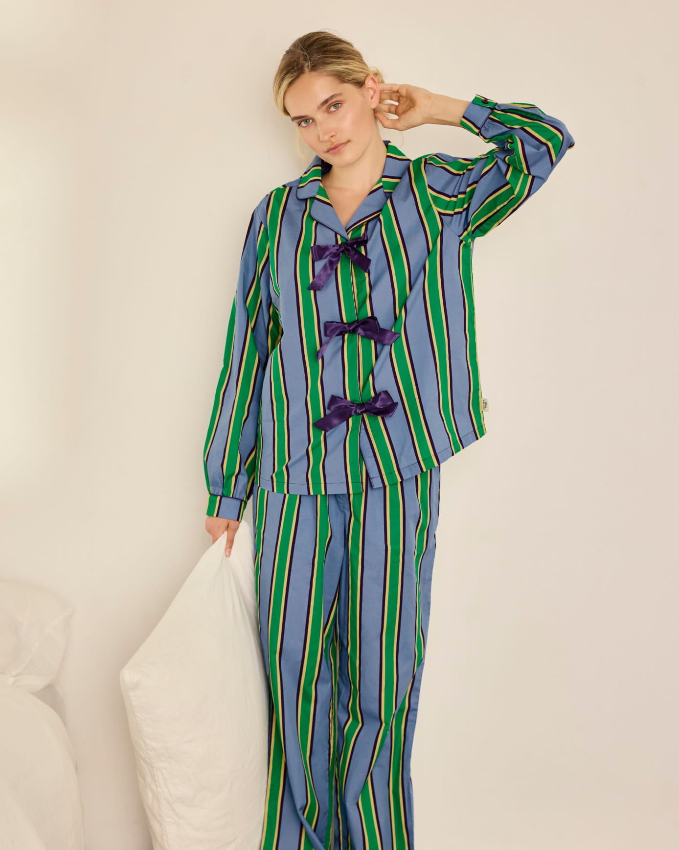 model note: Laura is 5'8.5" and is wearing a UK 10