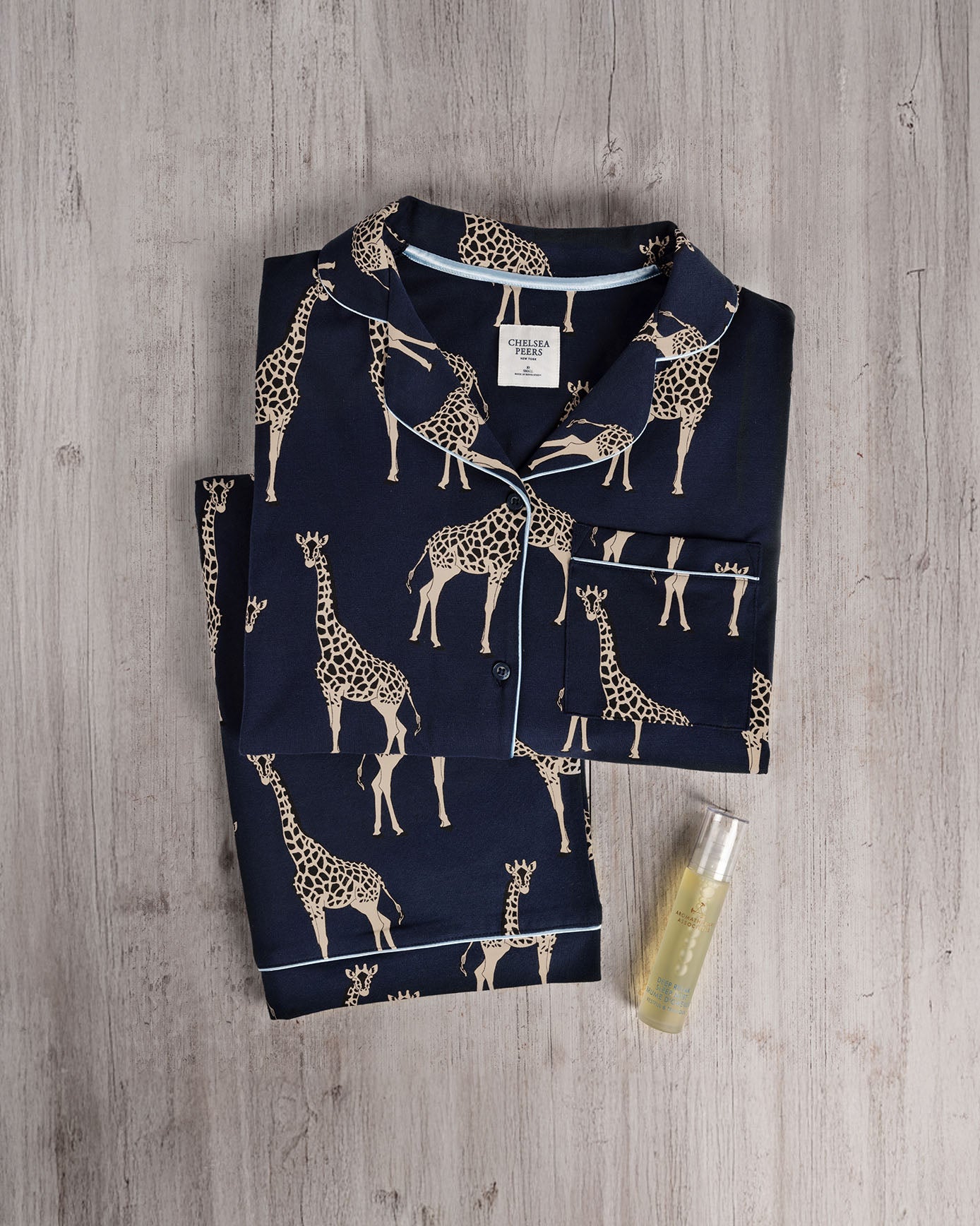 Chelsea Peers x Aromatherapy Associates: The Luxurious Sleep Gift Set - Navy