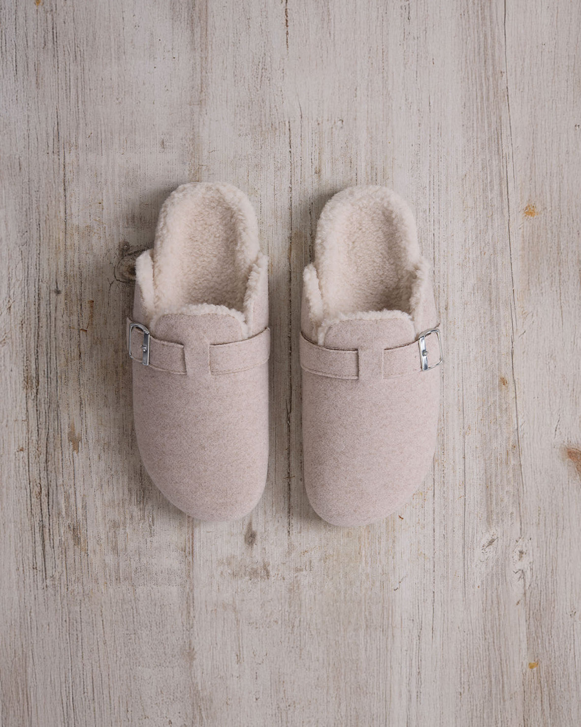 Felt Buckle Detail Shearling Clog Slippers - Grey