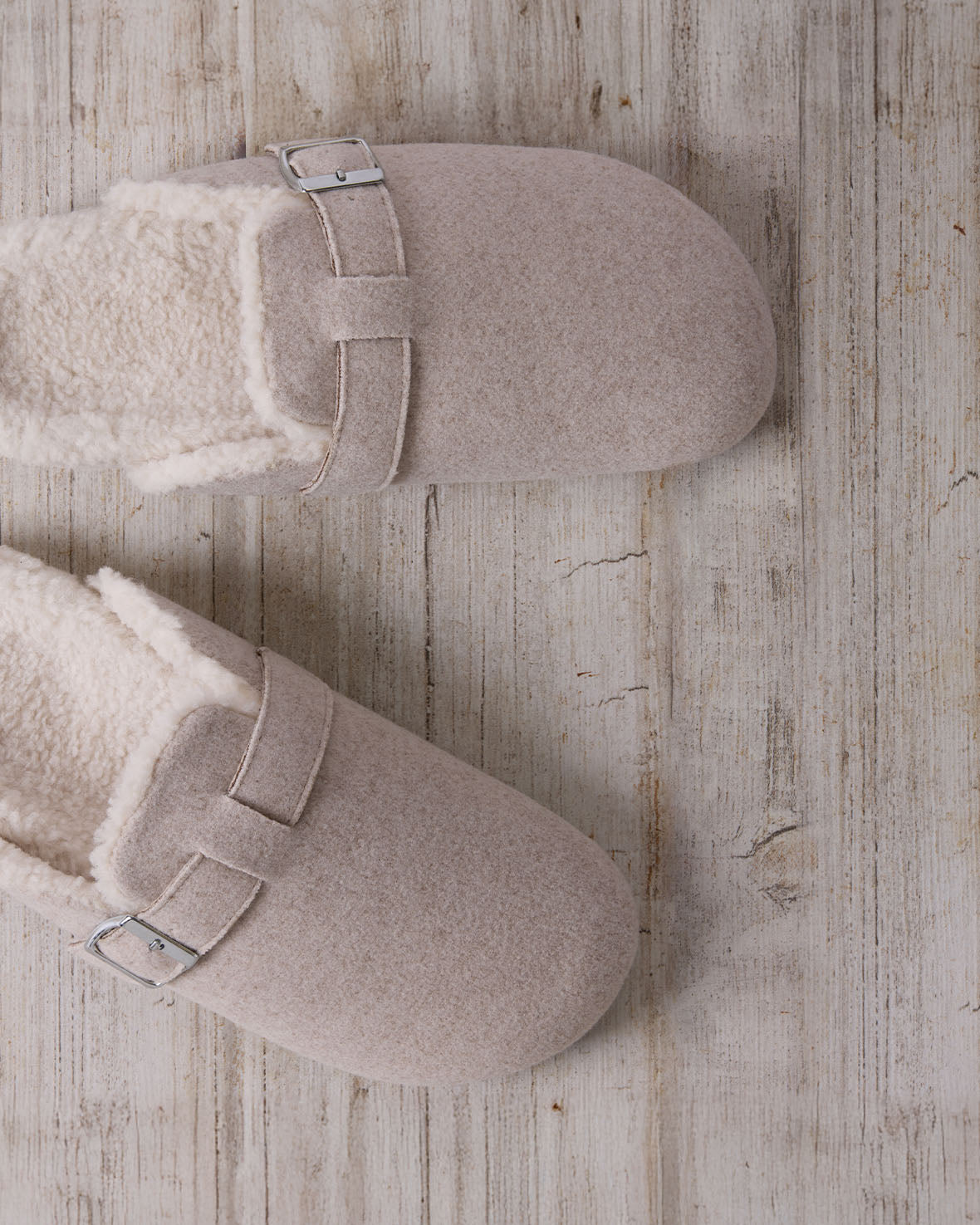 Felt Buckle Detail Shearling Clog Slippers - Grey
