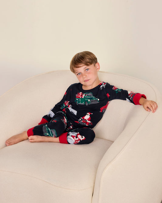 model note: Saint is 3'7.5" and is wearing a UK 5-6