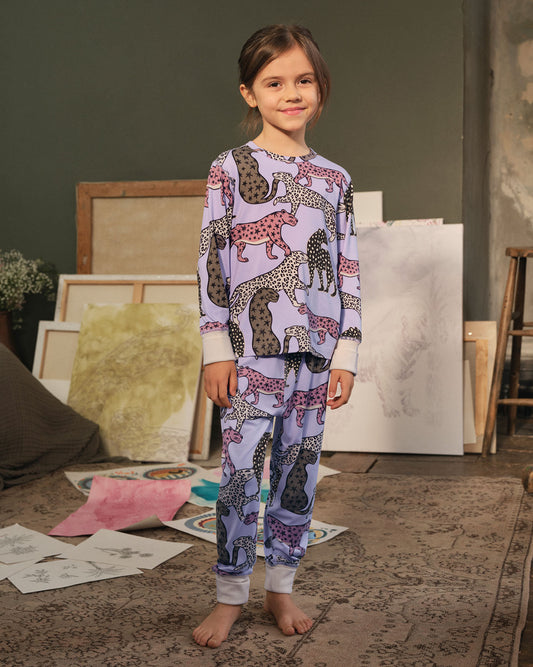 model note: Harper is 3'8" and is wearing a UK 5-6