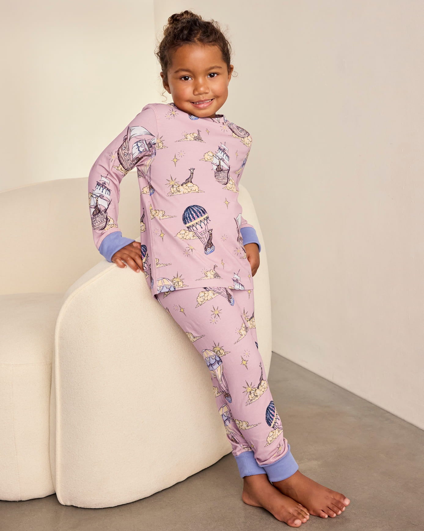 model note: Natalia is 3'6" and is wearing a UK 5-6