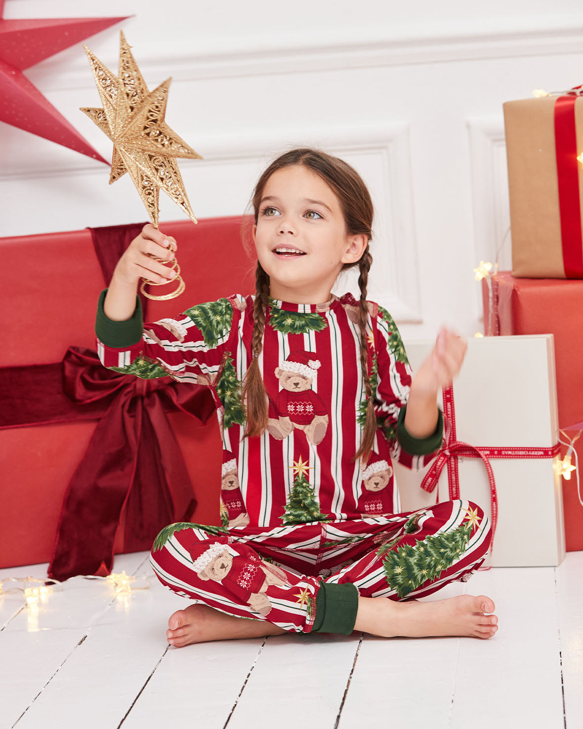 model note: Polly is 5½ years old, 3ft 10" & is wearing size 5-6 Years