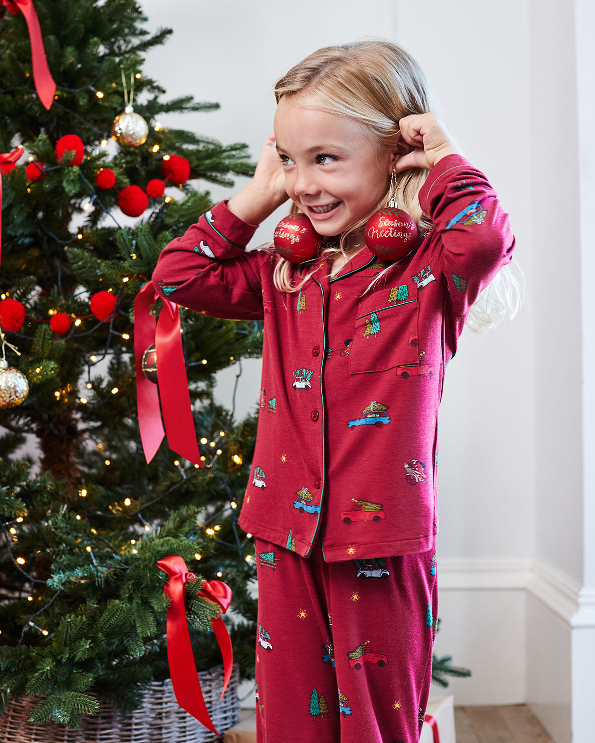 model note: Scarlett is 5 years old, 3ft 7'' and wearing size 5-6 years