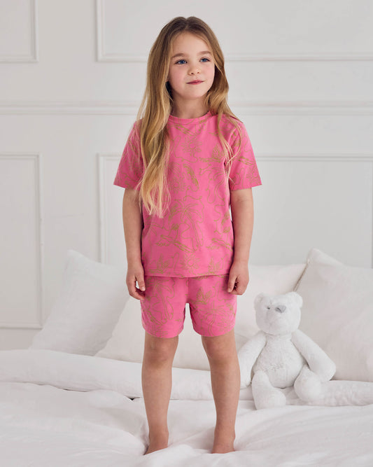 model note: Fiadh is 3'7" and is wearing a UK 5-6