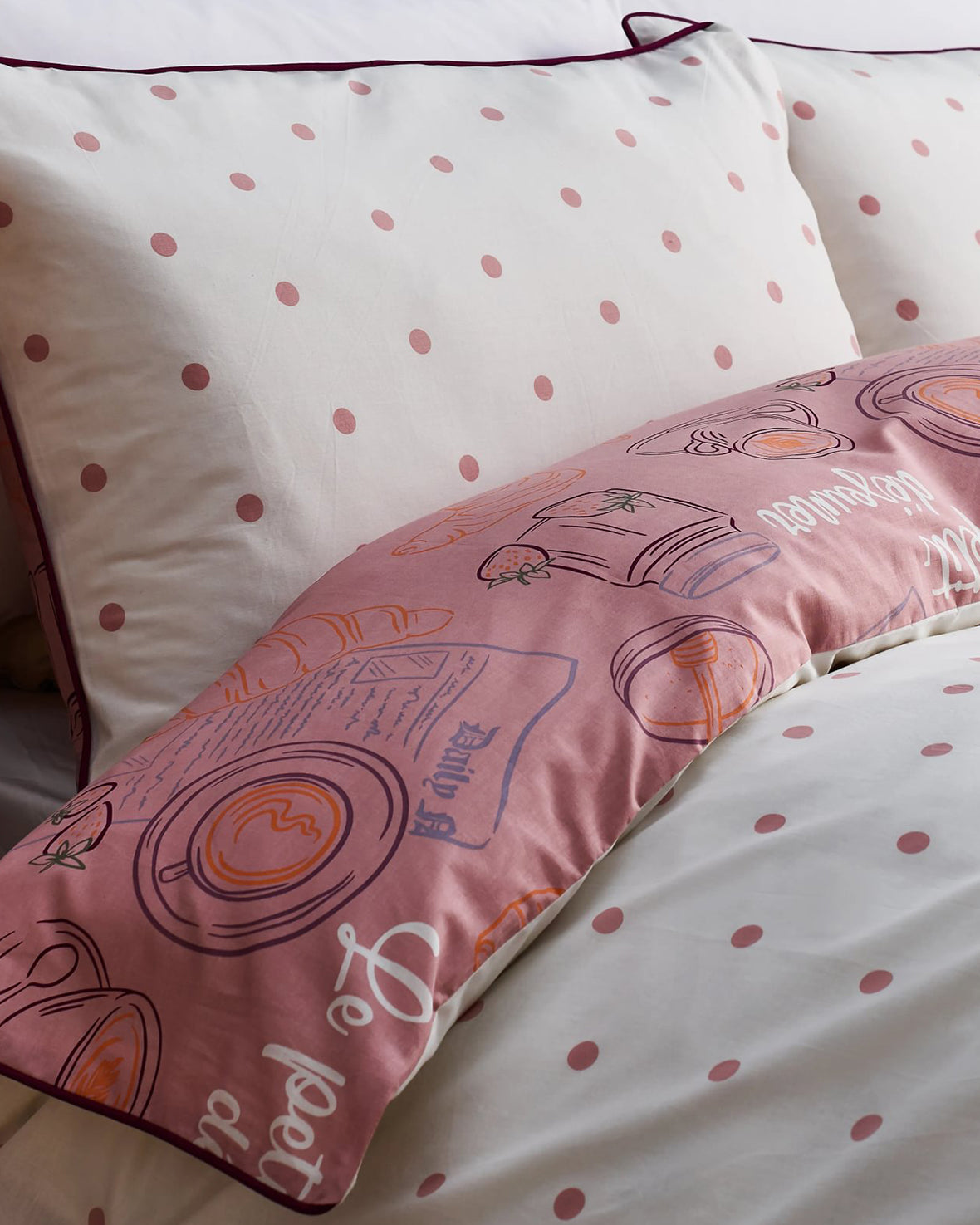 Cotton Breakfast / Polka Dot Print Reversible Bedding Set