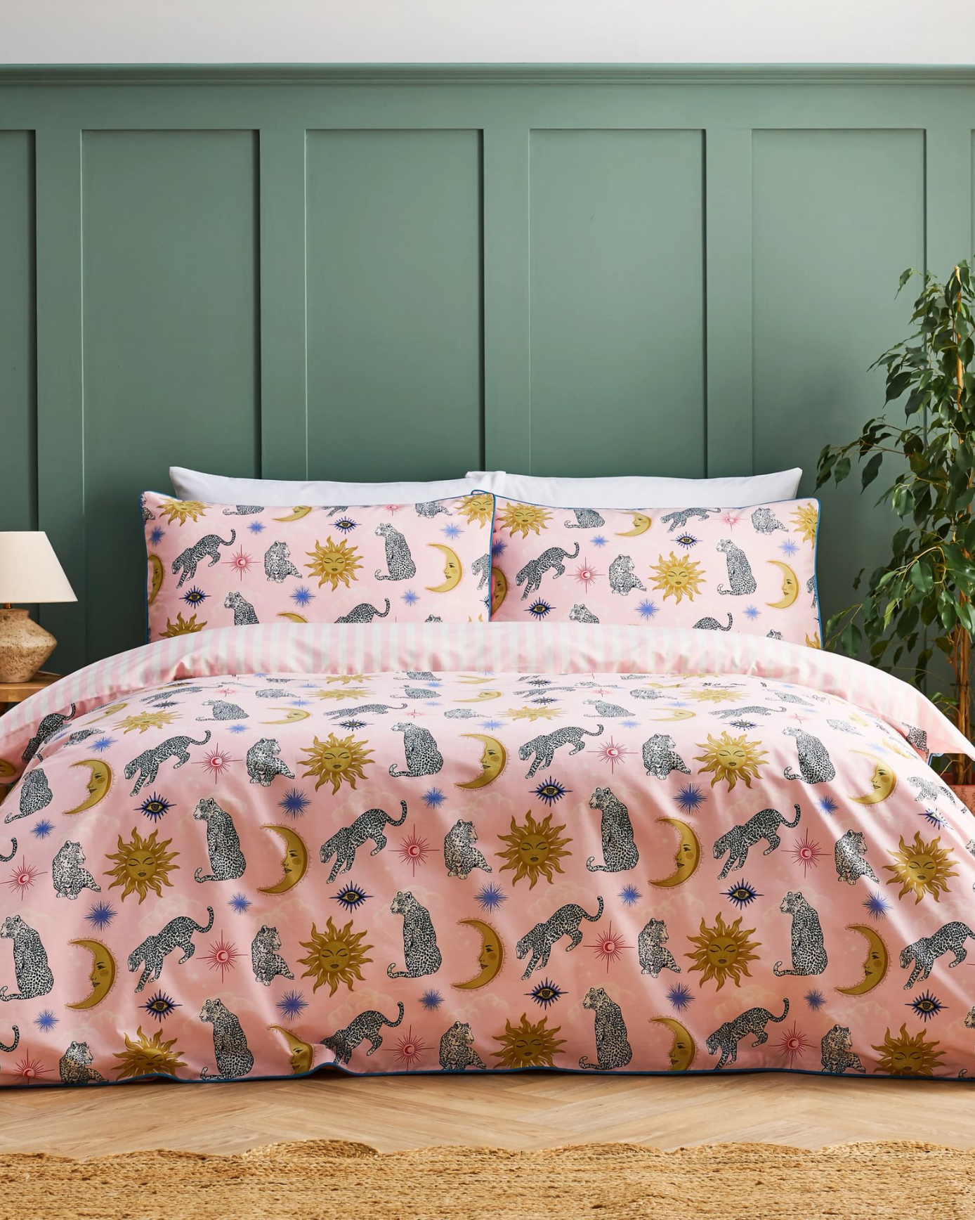 Cotton Celestial Leopard Print Reversible Bedding Set