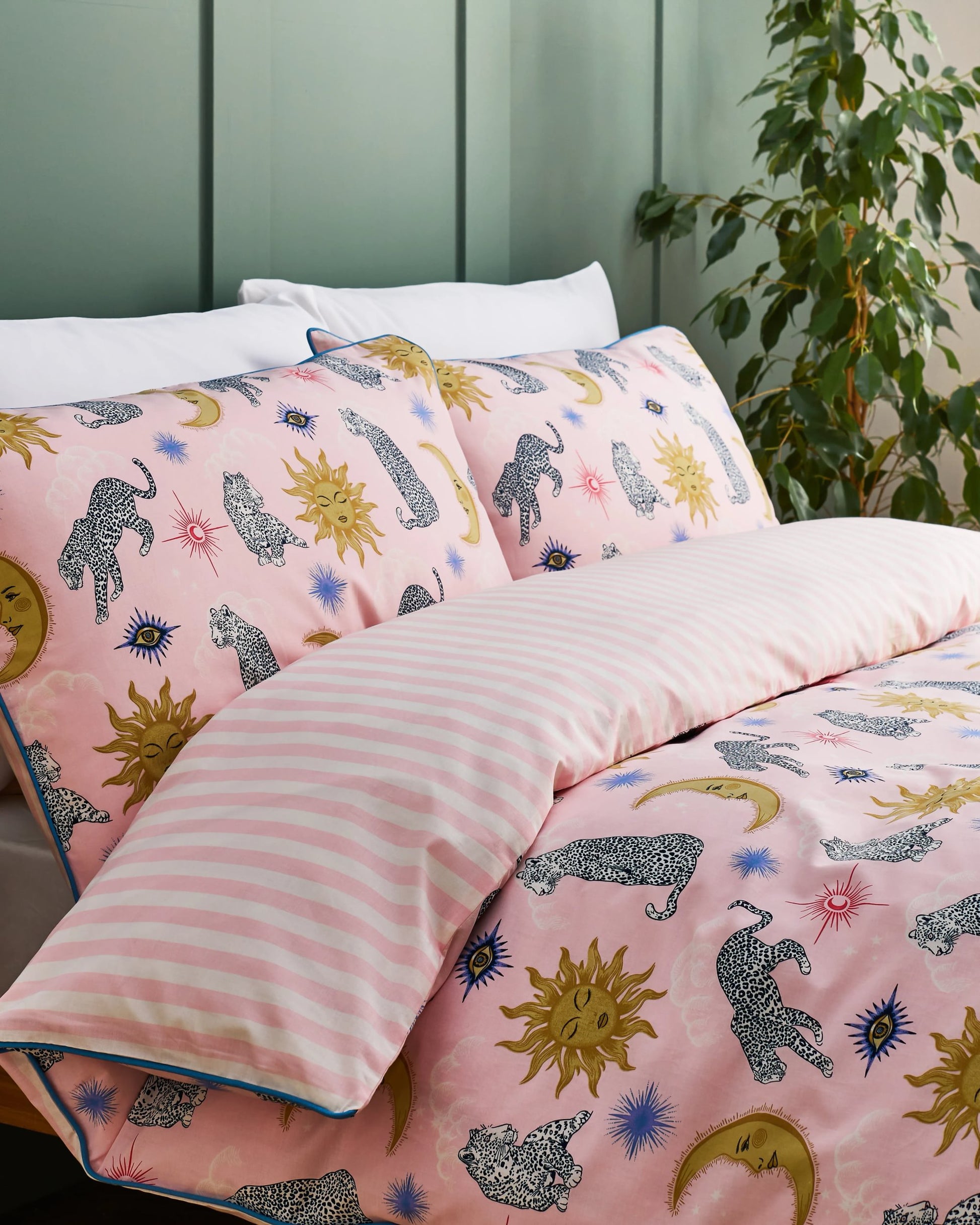 Cotton Celestial Leopard Print Reversible Bedding Set