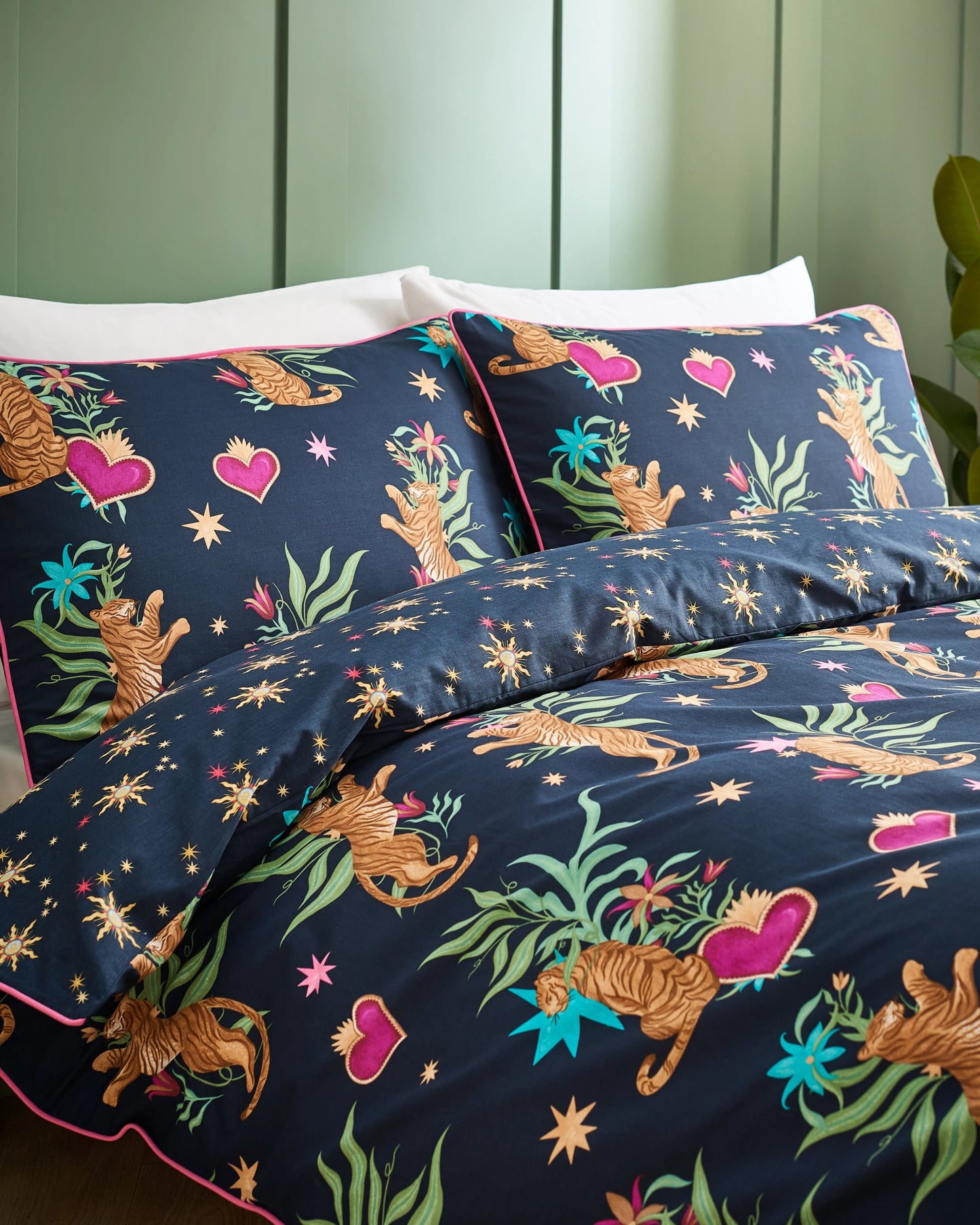 Cotton Enchanted Tiger / Twinkling Sky Print Reversible Bedding Set