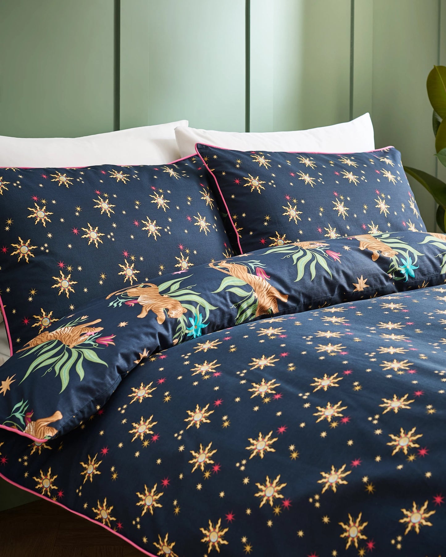 Cotton Enchanted Tiger / Twinkling Sky Print Reversible Bedding Set