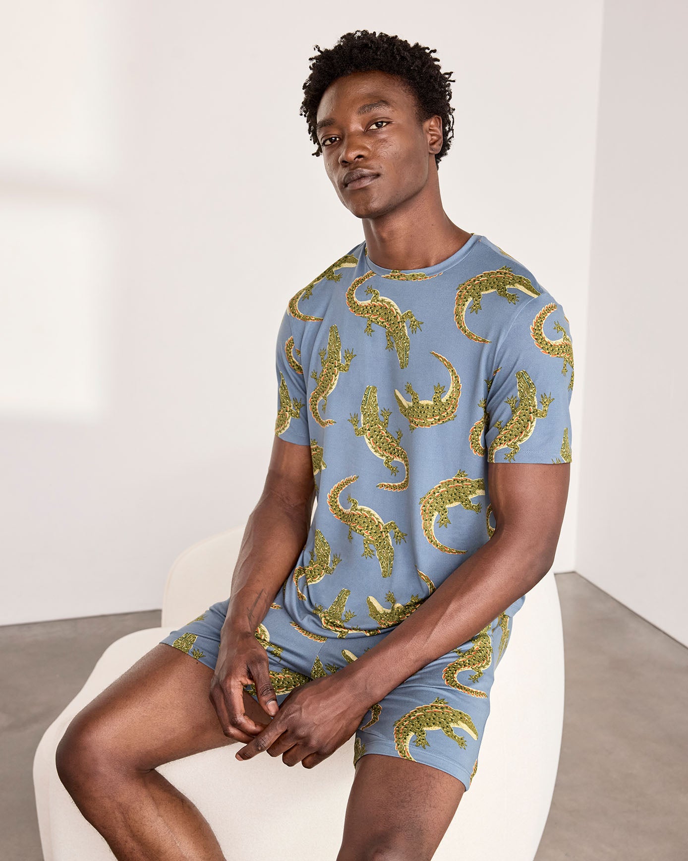 model note: George is 6'2" and is wearing a UK M