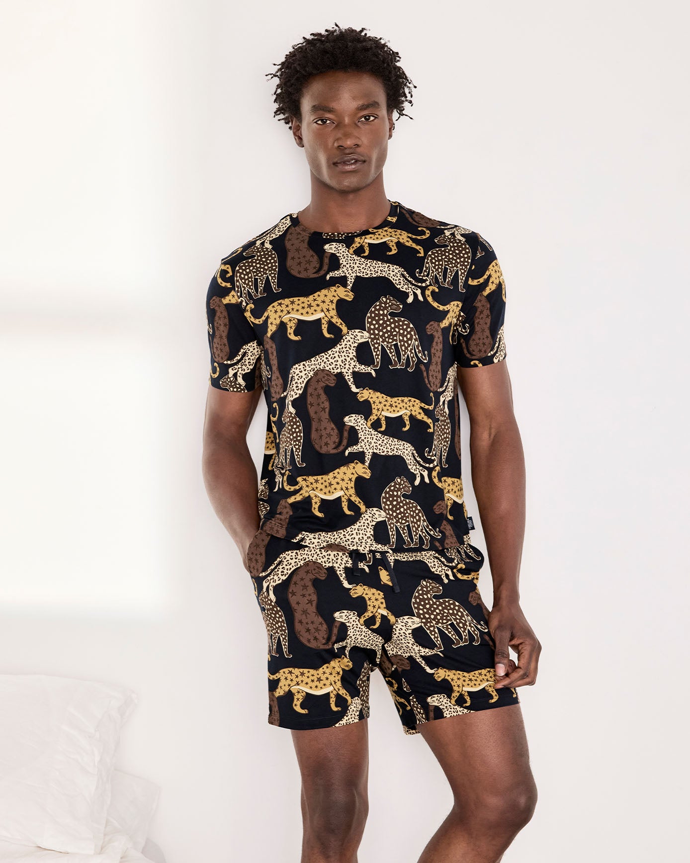 model note: George is 6'2" and is wearing a UK M