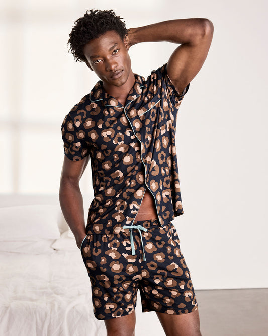 model note: George is 6'2" and is wearing a UK M