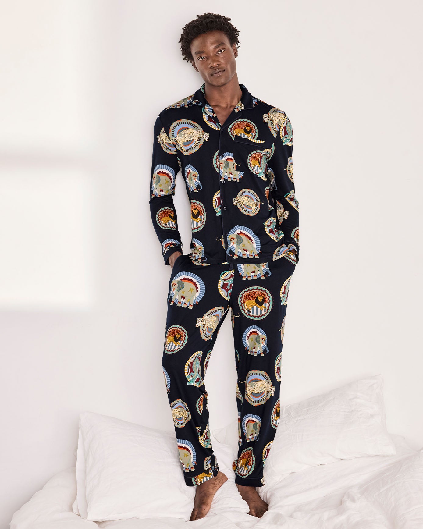 model note: George is 6'2" and is wearing a UK M