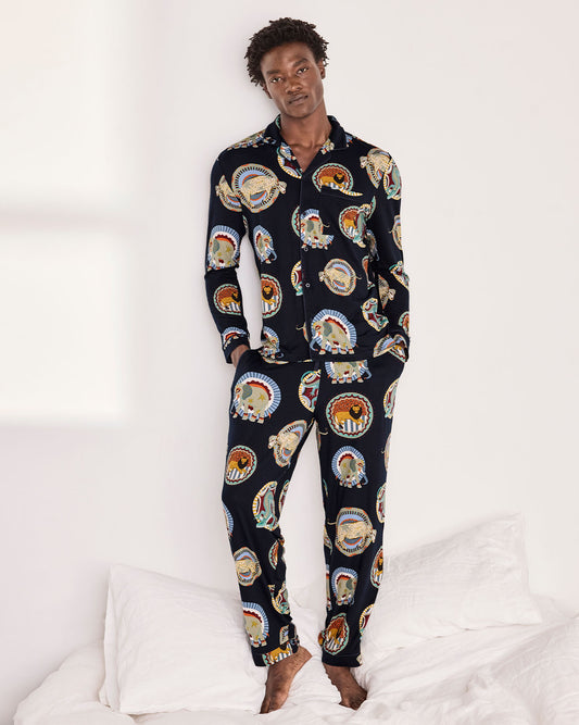 model note: George is 6'2" and is wearing a UK M