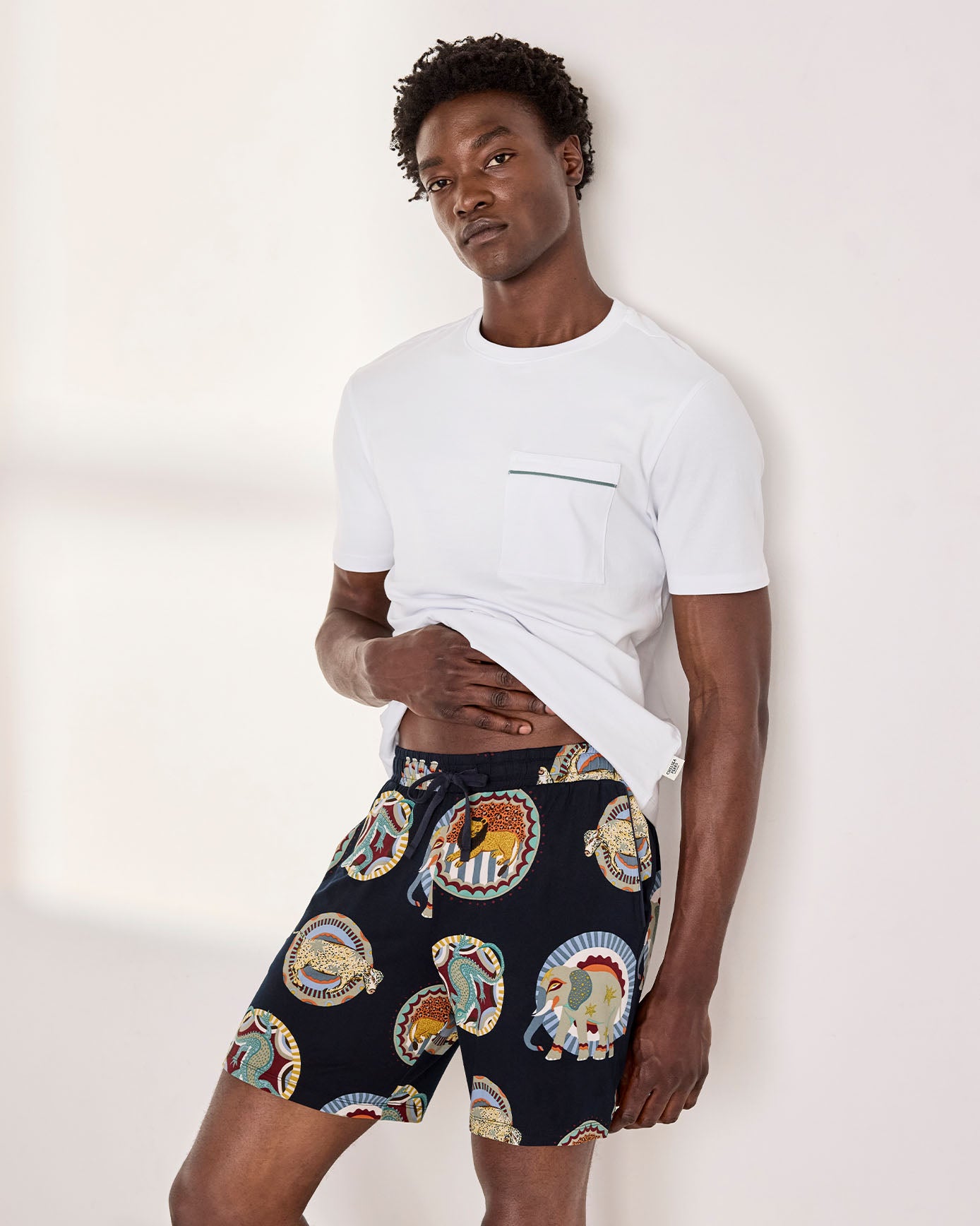 model note: George is 6'2" and is wearing a UK M