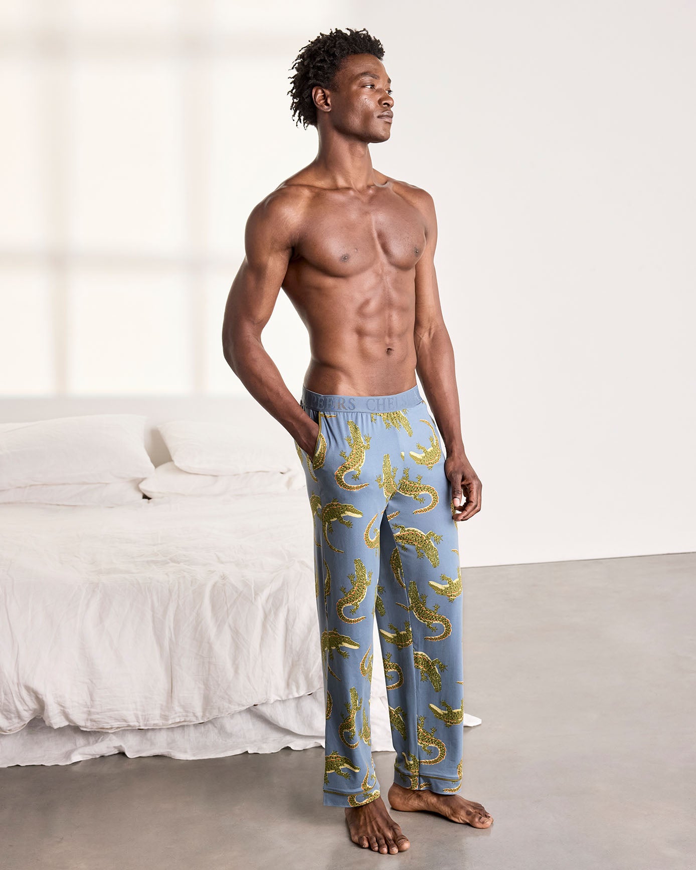 model note: George is 6'2" and is wearing a UK M