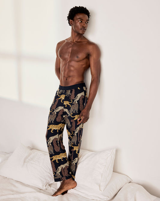 model note: George is 6'2" and is wearing a UK M
