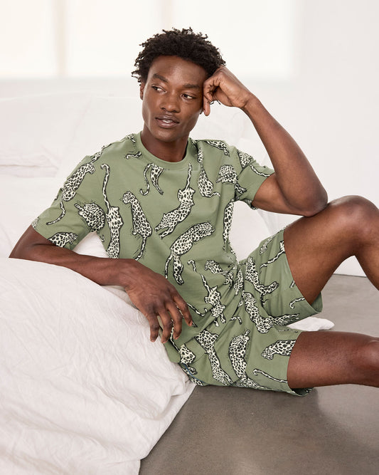 model note: George is 6'2" and is wearing a UK M