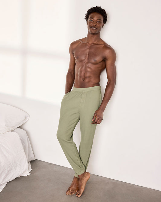 model note: George is 6'2" and is wearing a UK M