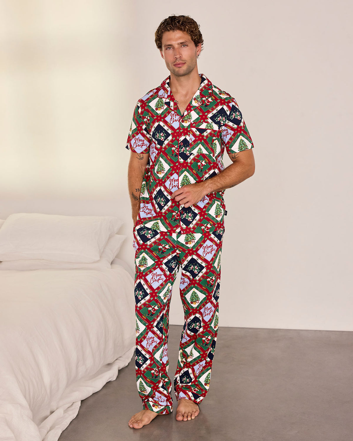 model note: Declan is 6'1" and is wearing a UK M