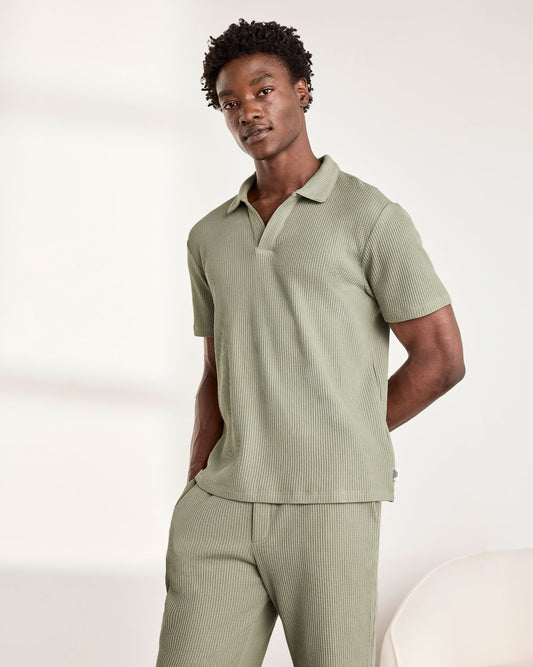 model note: George is 6'2" and is wearing a UK M