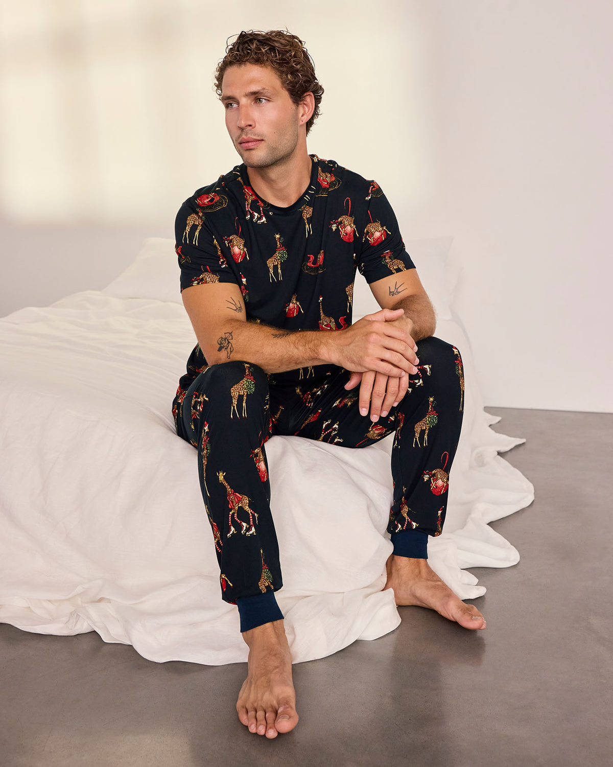 model note: Declan is 6'1" and is wearing a UK M