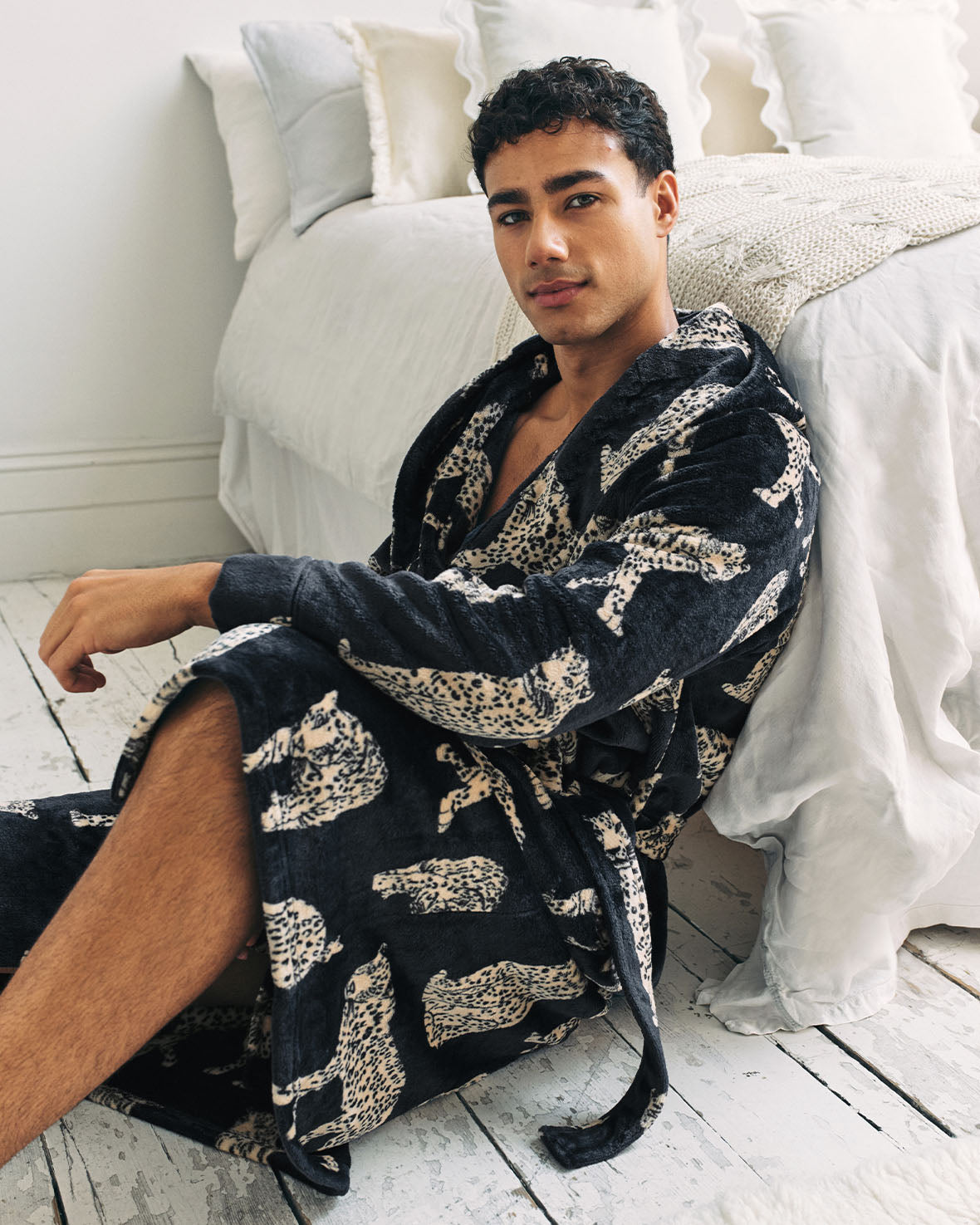 model note: Blake is 6ft and is wearing size M