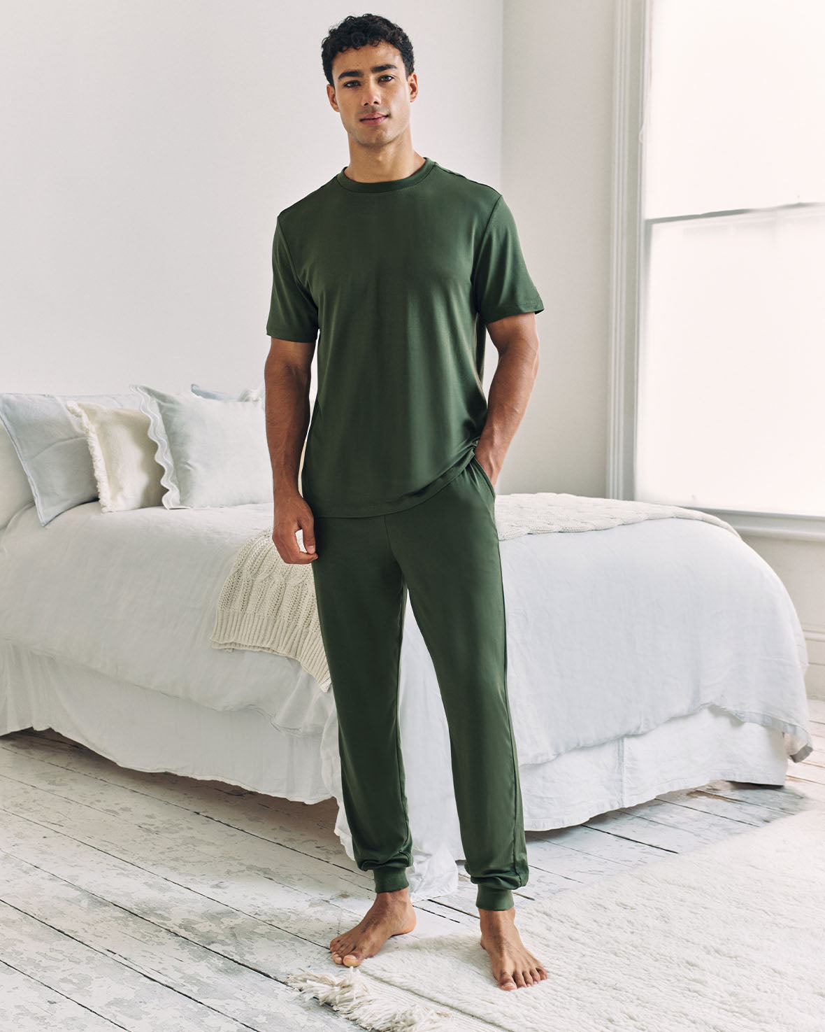 model note: Blake is 6ft and is wearing size M