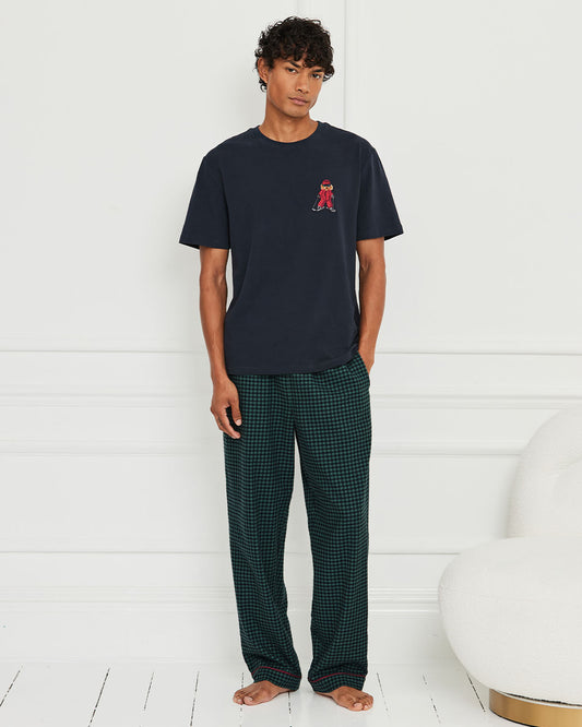 model note: Robin is 6ft 2'' and is wearing a size M