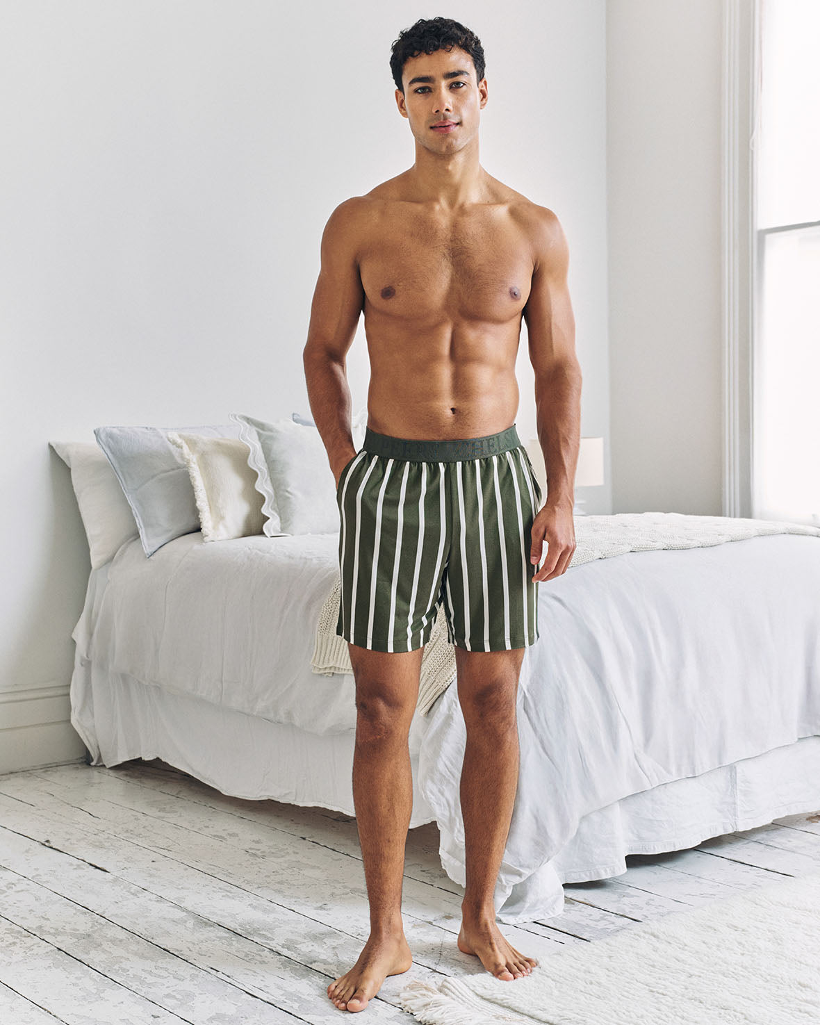 model note: Blake is 6ft and is wearing a size M