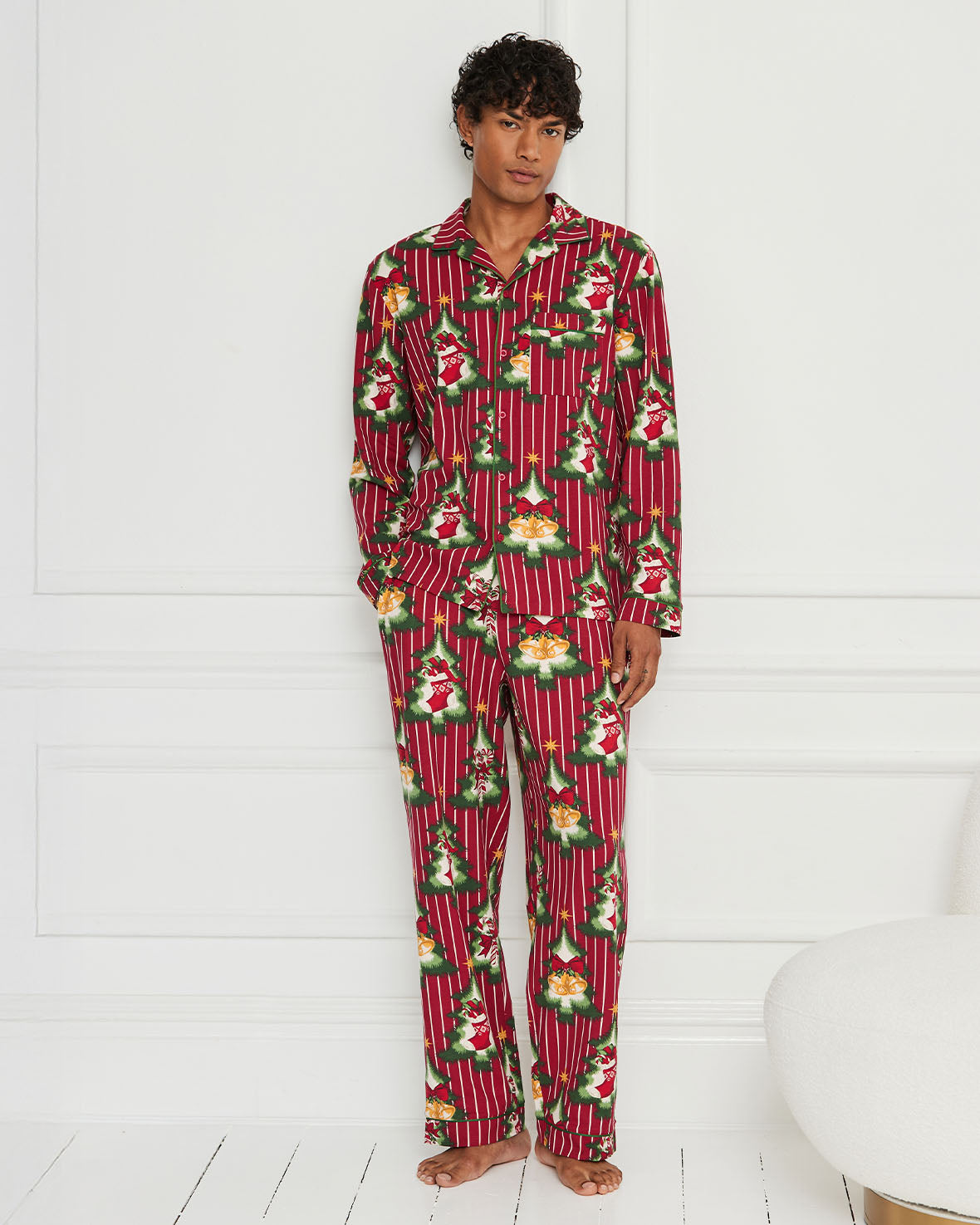 model note: Robin is 6ft 2'' and is wearing a size M