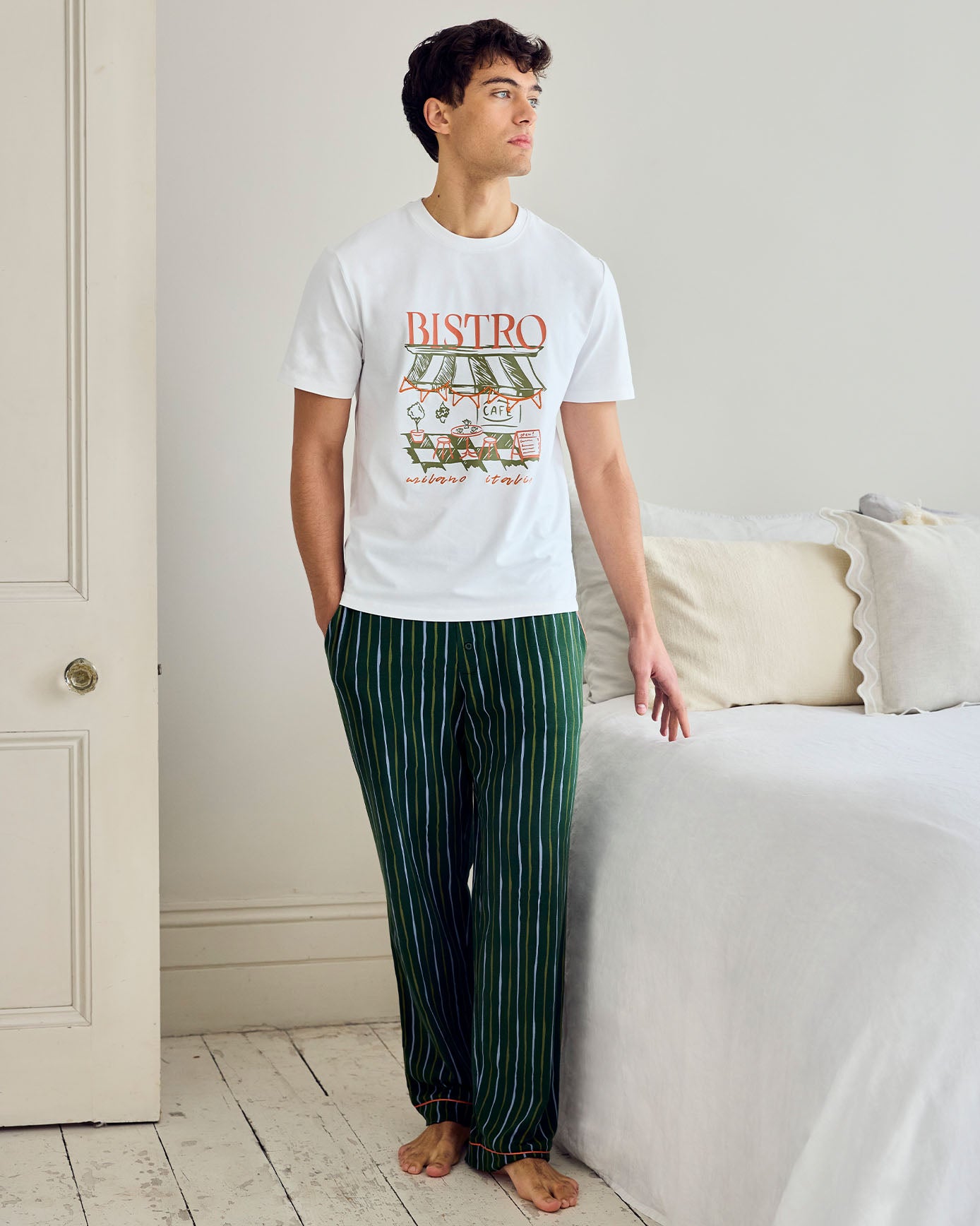 model note: Evans is 6' 2.5'' and is wearing a size M