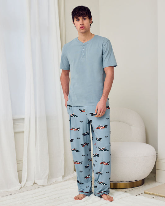 model note: Gabriel is 6'1 and is wearing a UK M