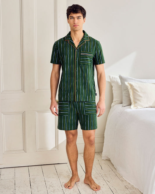 model note: Evans is 6' 2.5'' and is wearing a size M