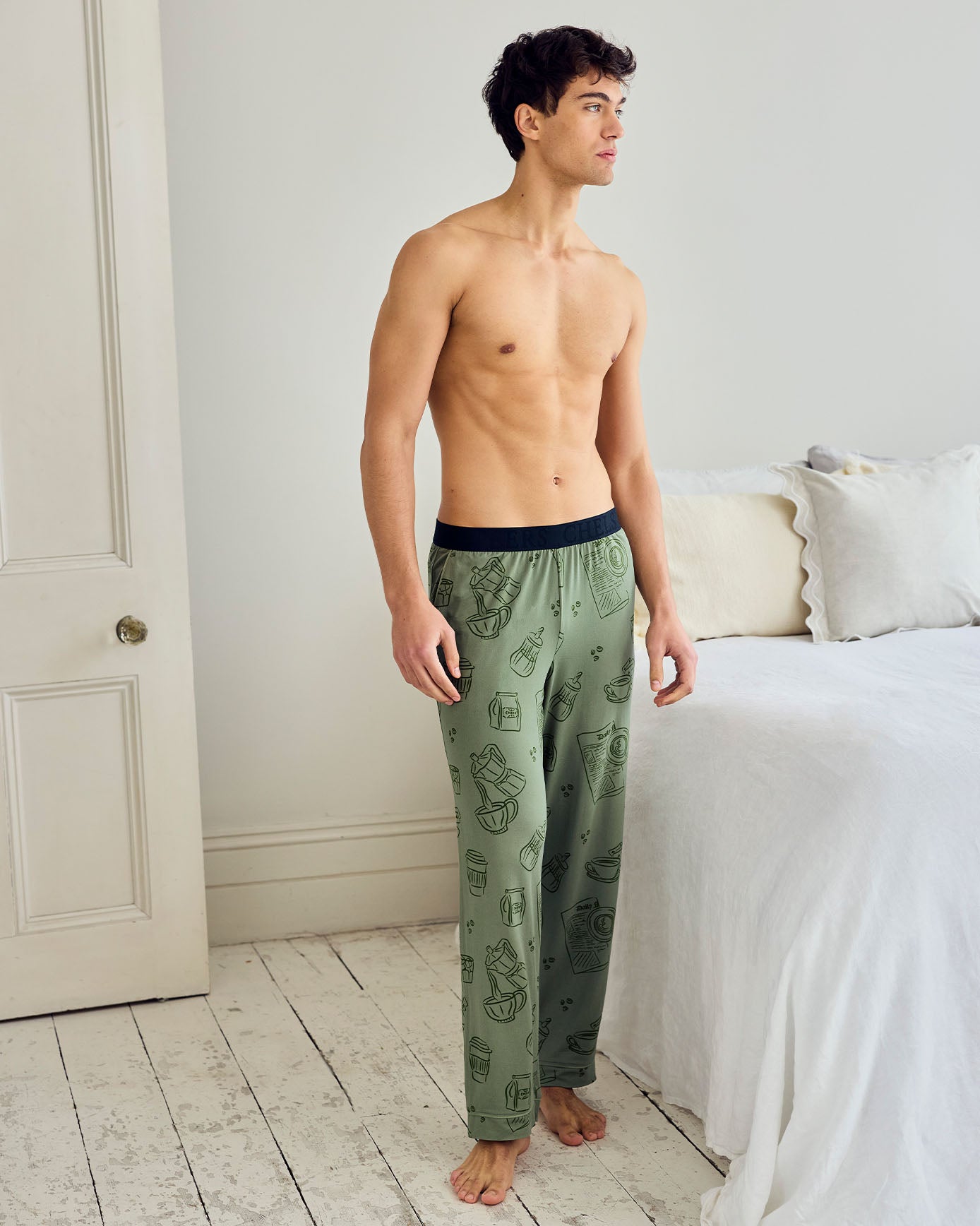 model note: Evans is 6' 2.5'' and is wearing a size M