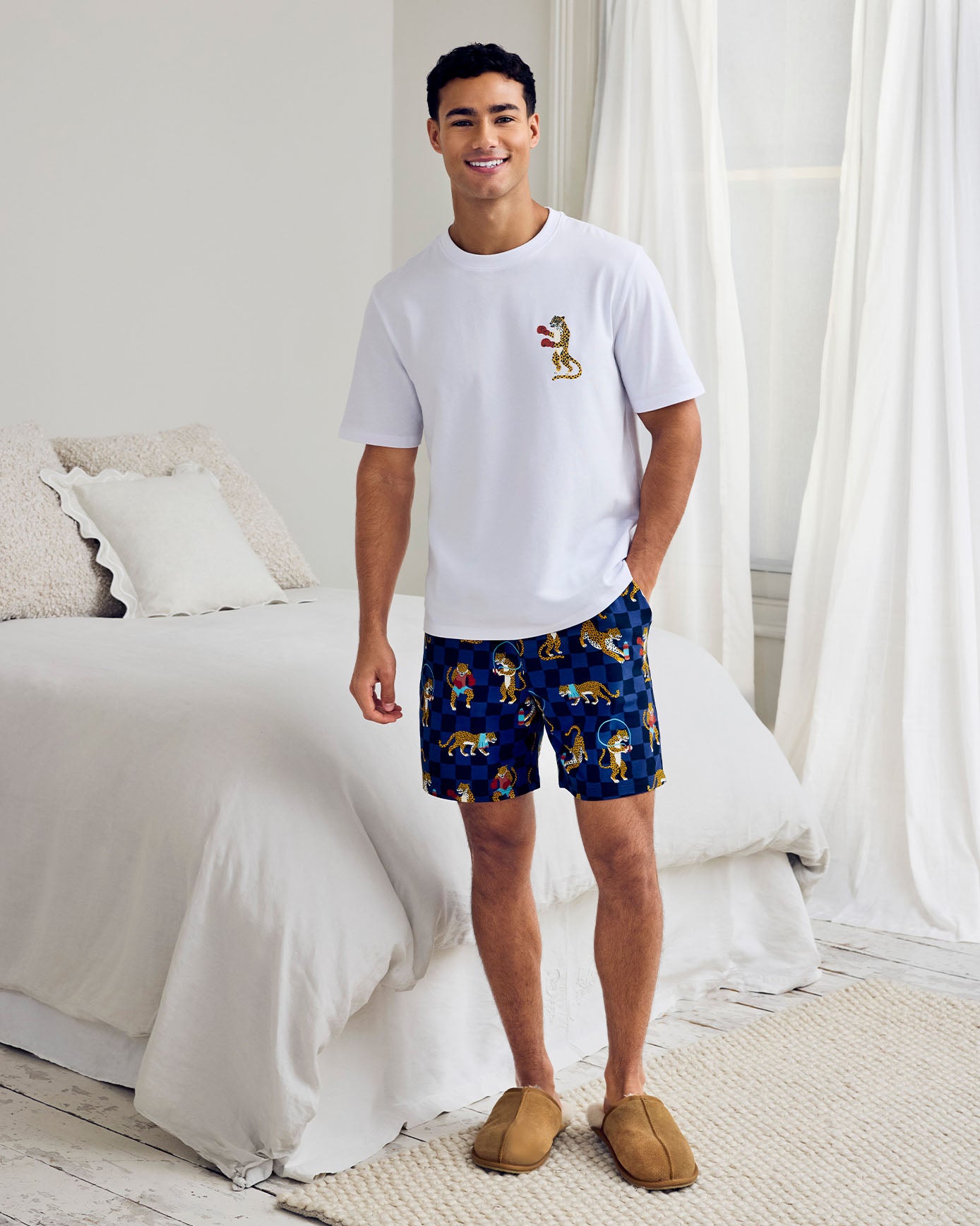 model note: Blake is 6ft and is wearing size M 