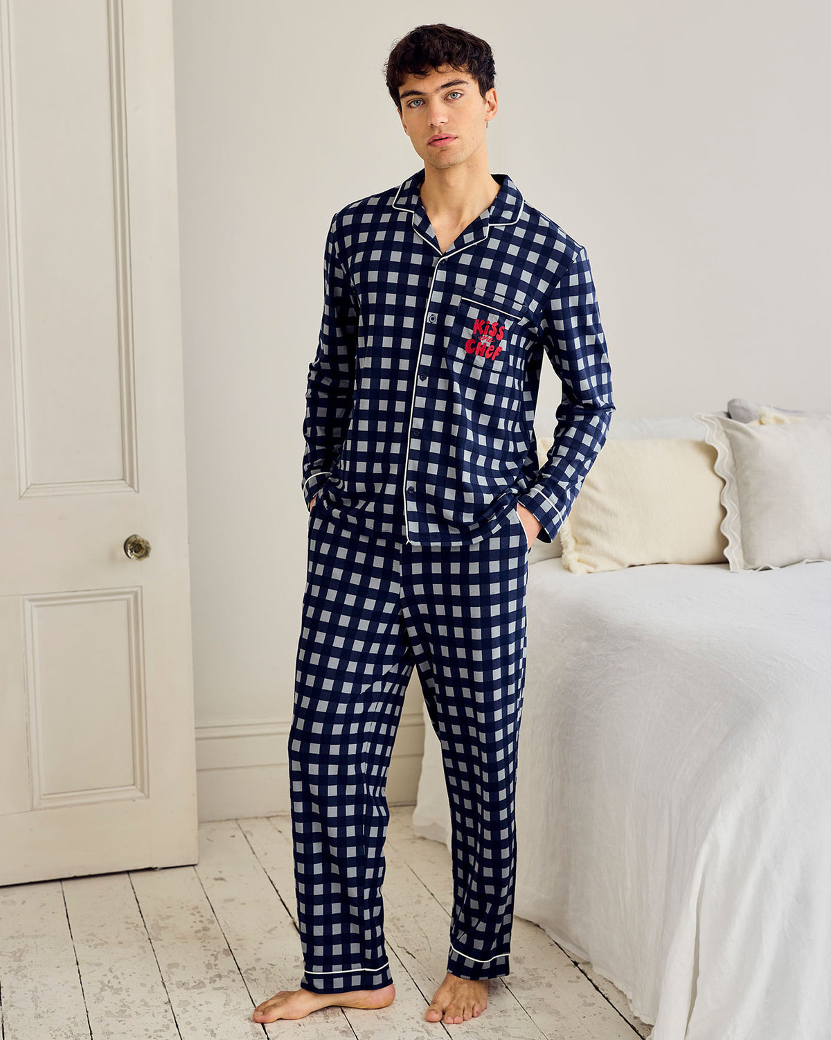 model note: Evans is 6' 2.5'' and is wearing a size M