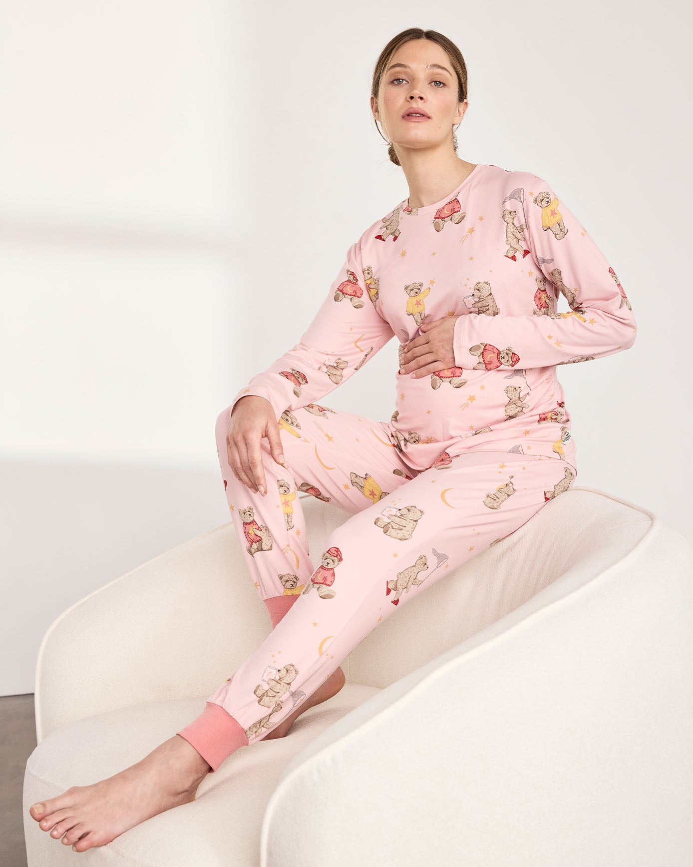 model note: Victoria is 5'8" and is wearing a UK 10, she is 6 months pregnant