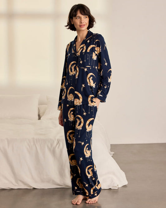 model note: Sara is 5'10" and is wearing a UK 10