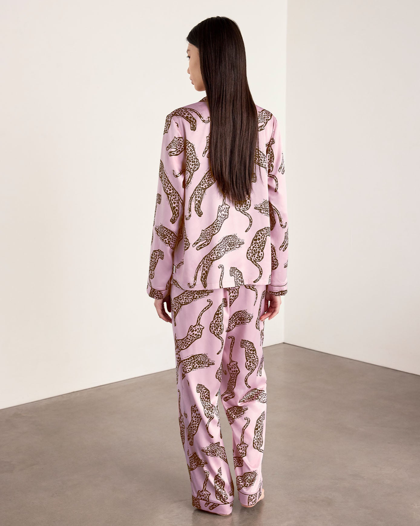 Petite Satin Lino Cut Leopard Print Long Pyjama Set - Pink