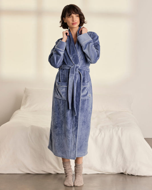 model note: Sara is 5'10" and is wearing a UK 10