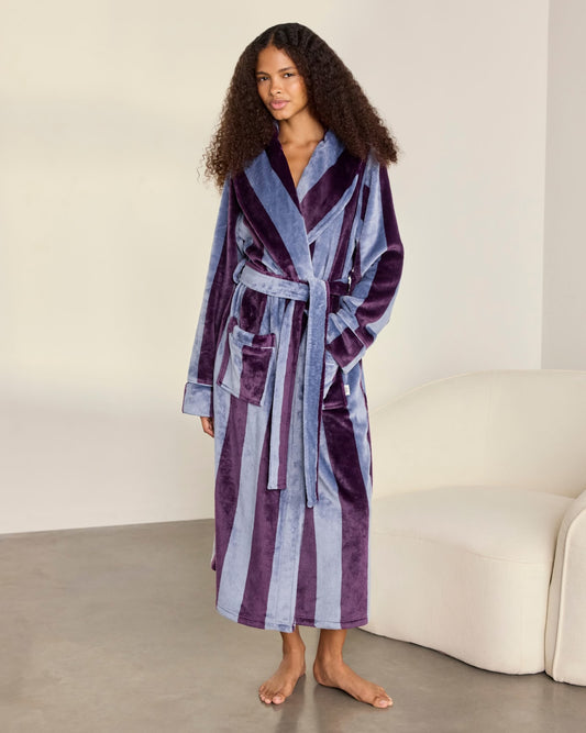 model note: Valeria is 5'7" and is wearing a UK 10