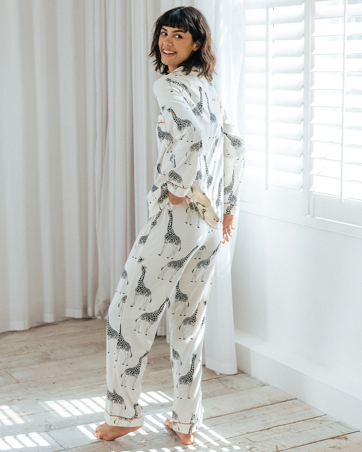 Organic Cotton Giraffe Print Long Pyjama Set - Cream