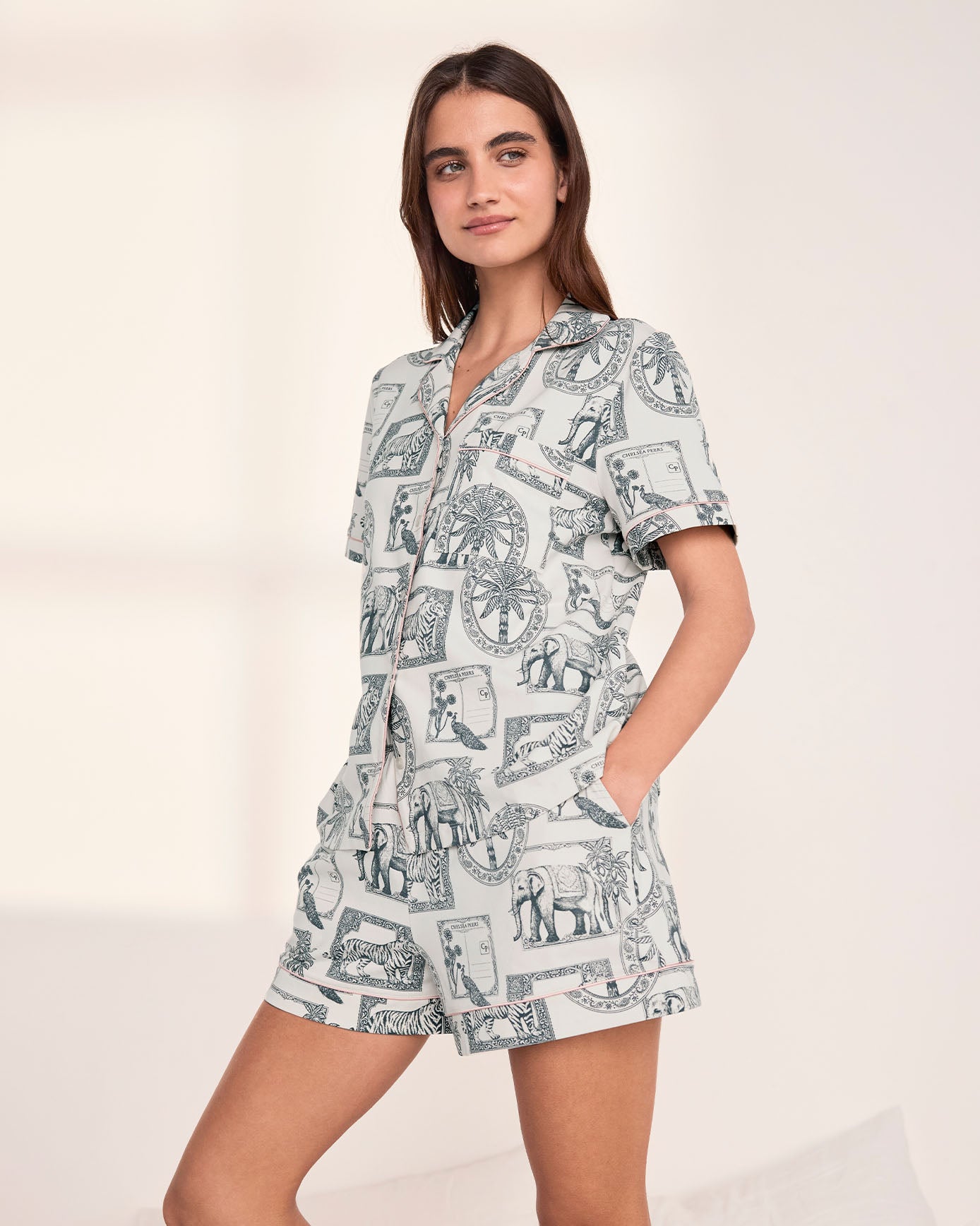 model note: Magdelena is 5'9" and is wearing a UK 10