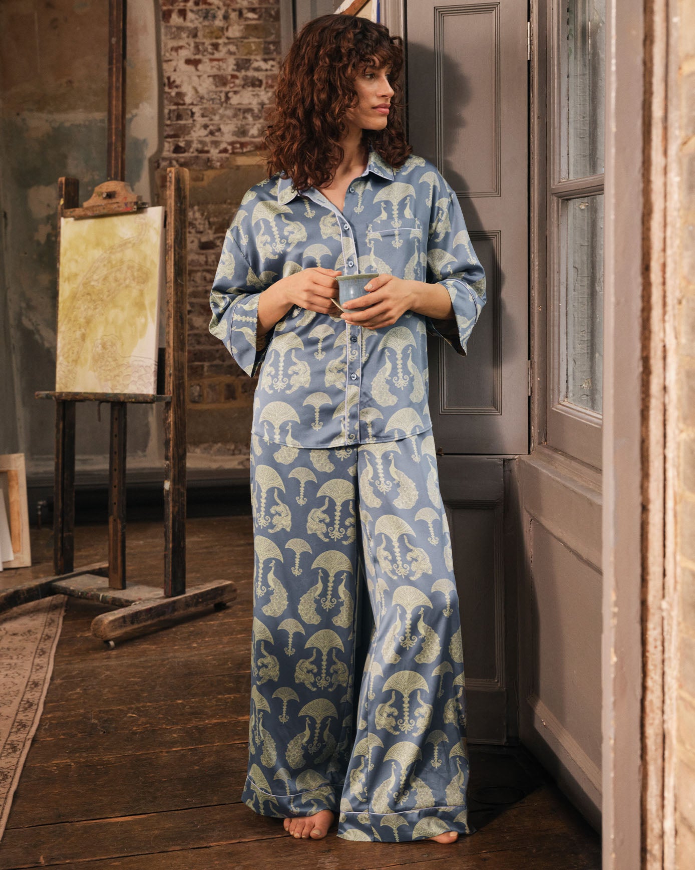 model note: Cora is 5'7" and is wearing a UK 10